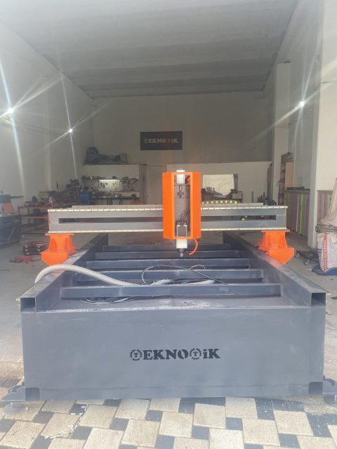 Teknotik Makine atölye çalışması — CNC üretim ve servis
