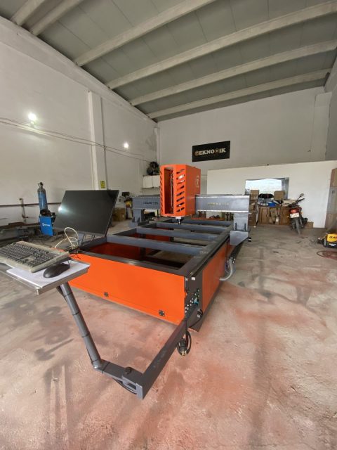 Teknotik Makine atölye çalışması — CNC üretim ve servis