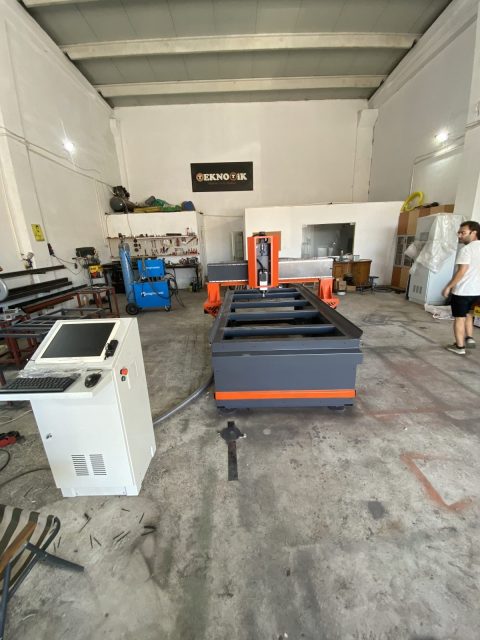 Teknotik Makine atölye çalışması — CNC üretim ve servis