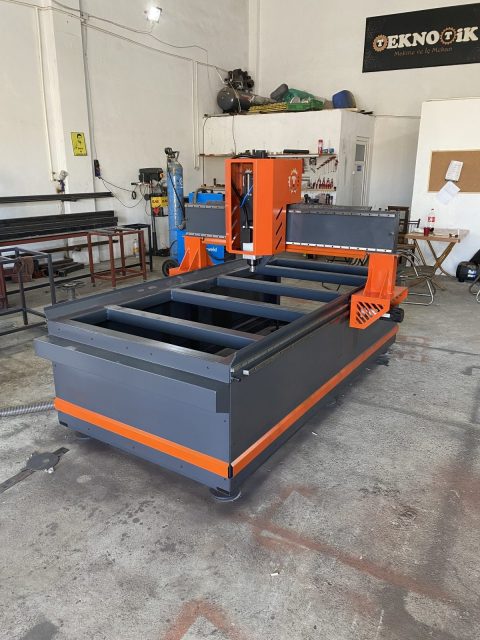 Teknotik Makine atölye çalışması — CNC üretim ve servis