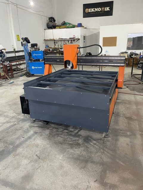 Teknotik Makine atölye çalışması — CNC üretim ve servis