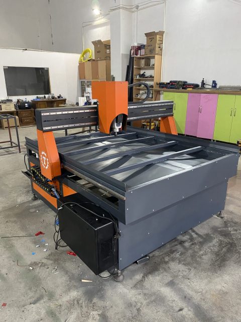 Teknotik Makine atölye çalışması — CNC üretim ve servis